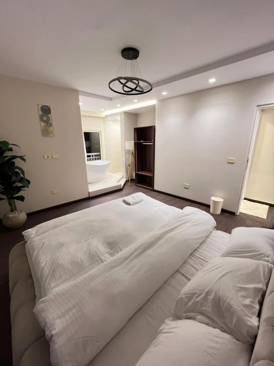 Zamalek Royal Nile View 3br Apartment Cairo