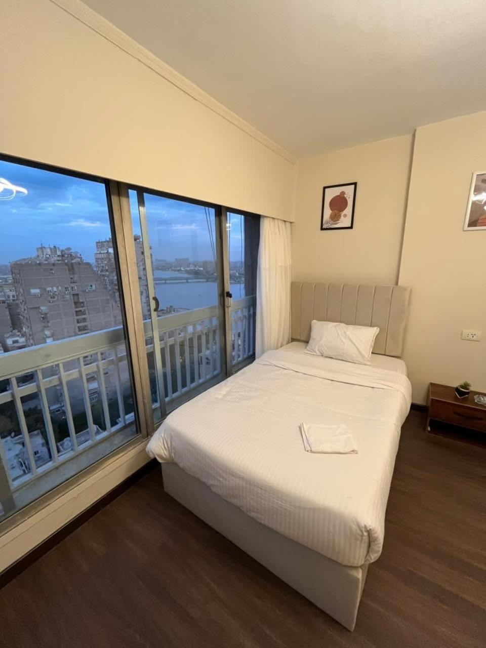 Apartment Zamalek Royal Nile View 3br *