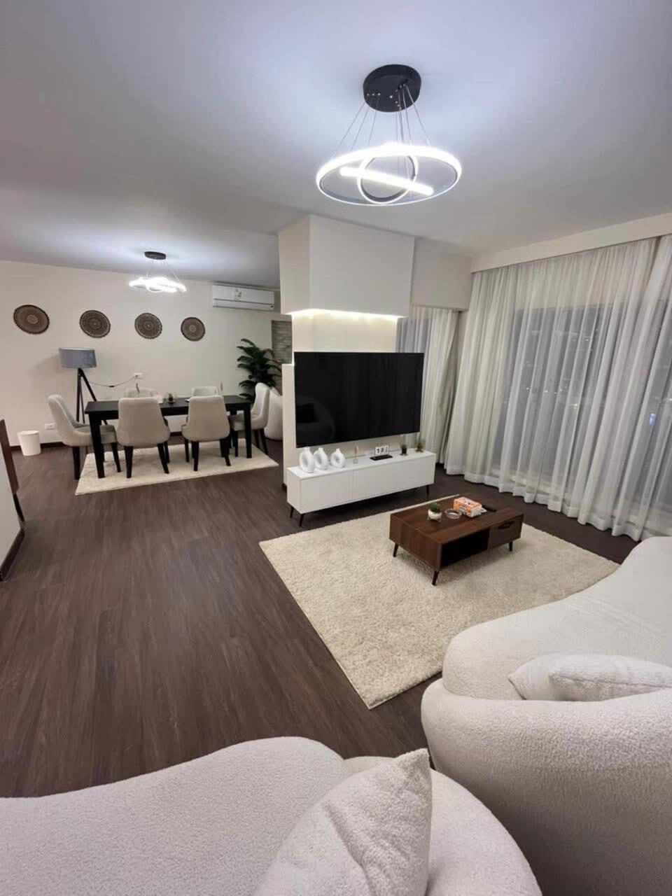 Zamalek Royal Nile View 3br Apartment Cairo