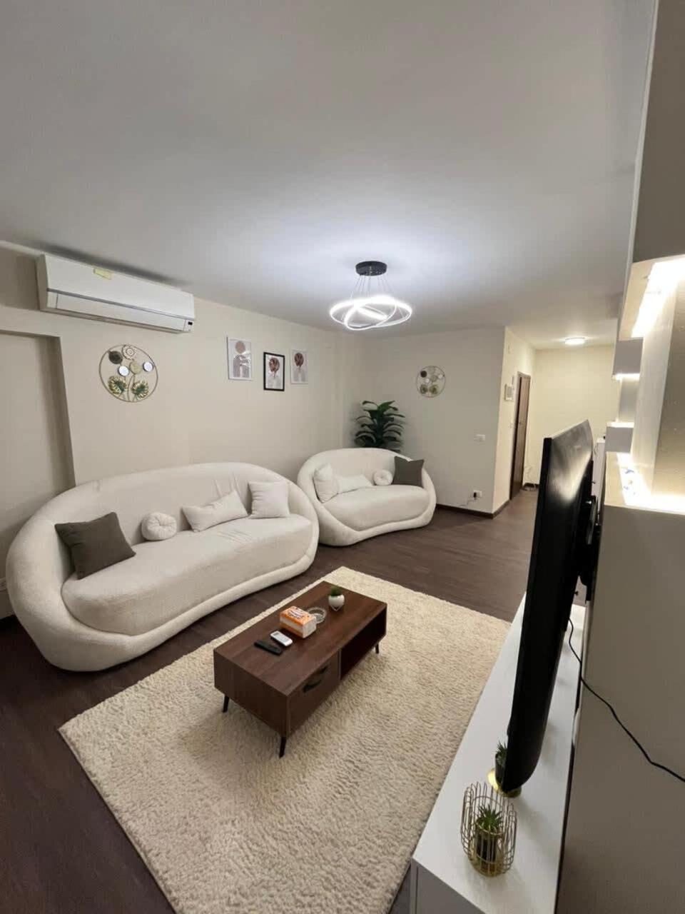 Zamalek Royal Nile View 3br Cairo