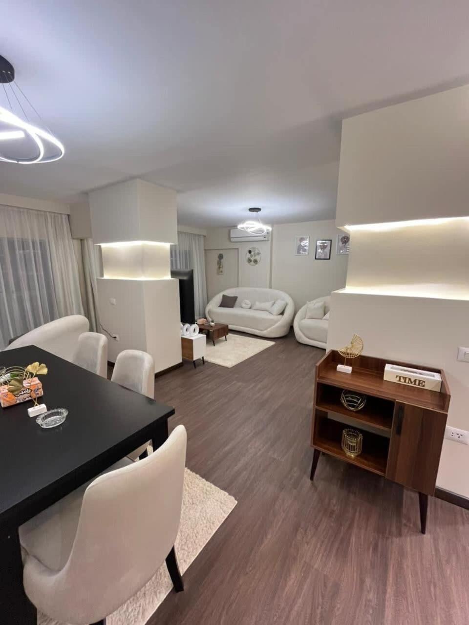 Apartment Zamalek Royal Nile View 3br *