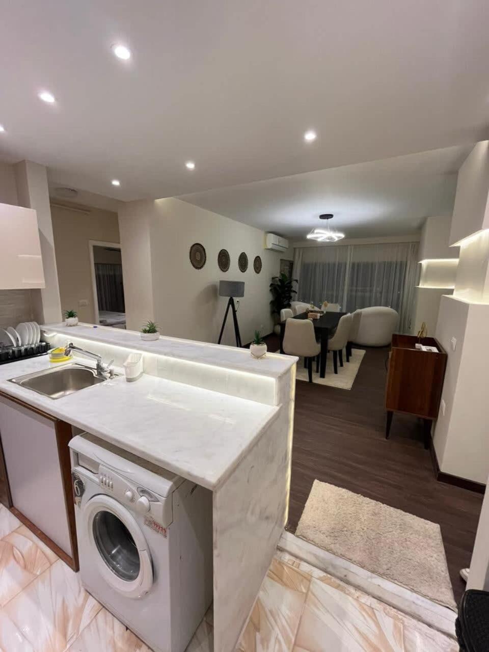 Zamalek Royal Nile View 3br