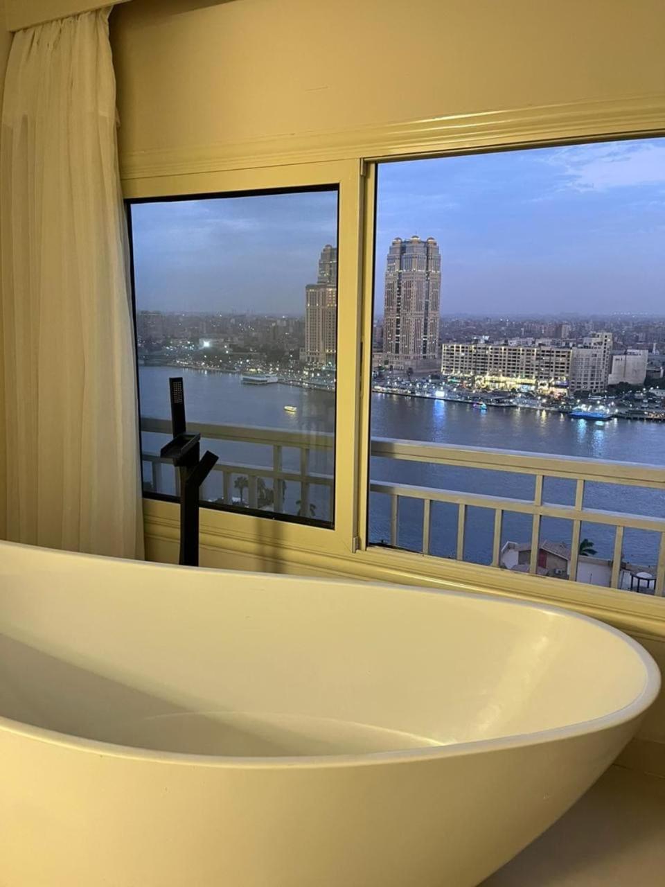 Apartment Zamalek Royal Nile View 3br *